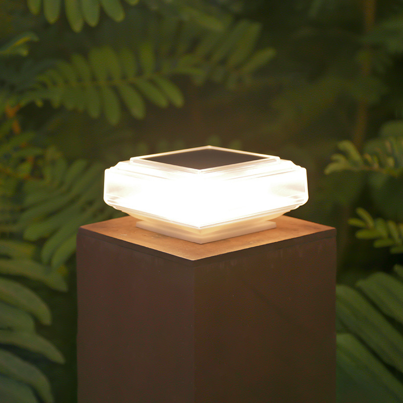 Nowoczesne, przezroczyste lamp – Post Cap Light recenzja i cena