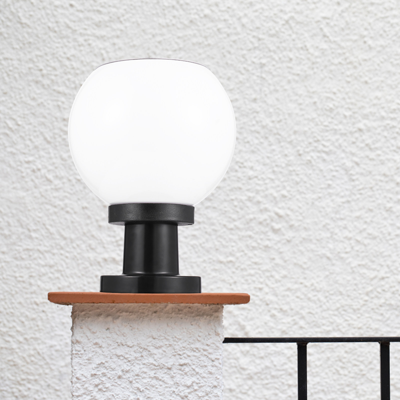 1. Okrągła lampa ścienna LED z – Outdoor Lighting Battery recenzja i cena