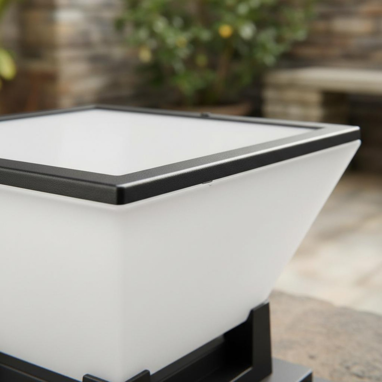 Solarna lampa słoneczna do ogr – Post Cap Light recenzja i cena